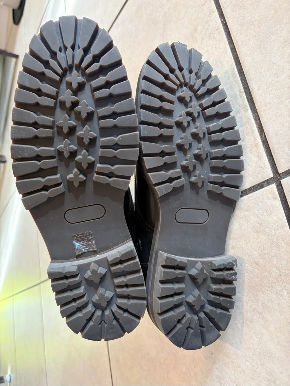 common projects combat boots size 41